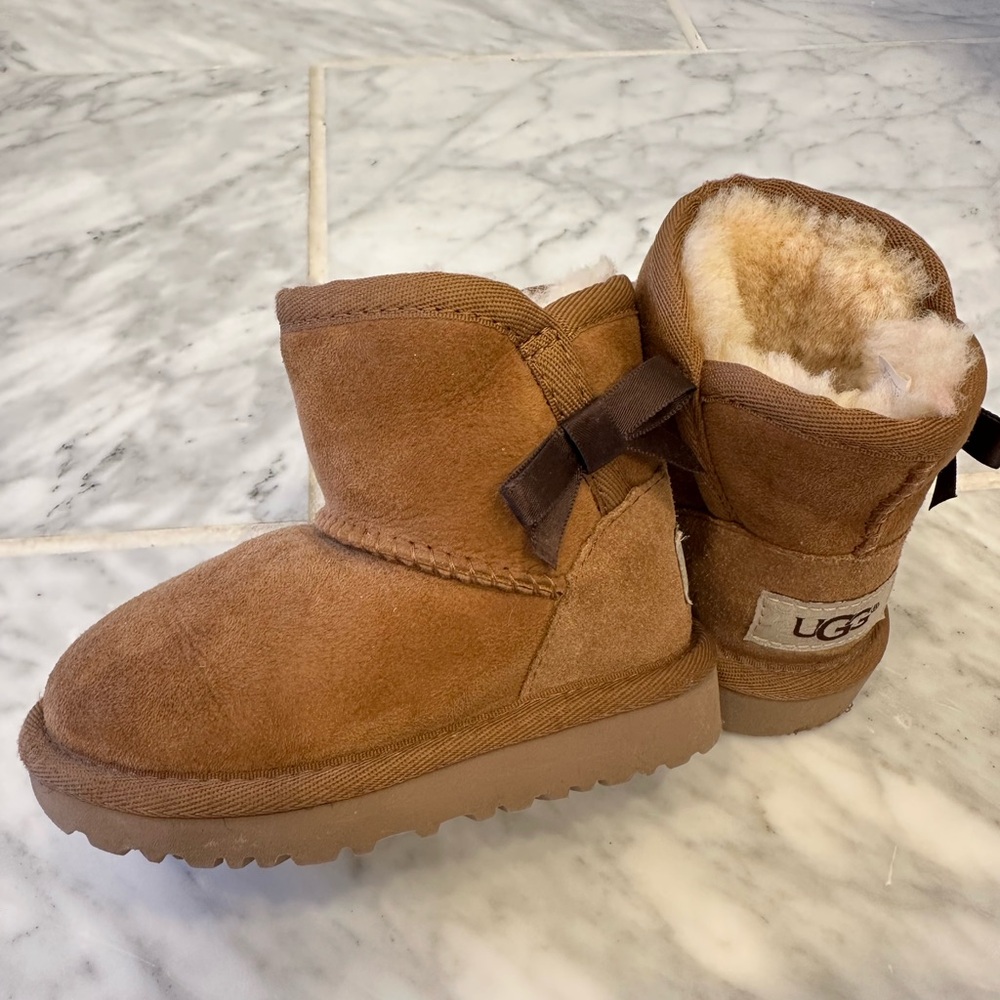 UGG Baby Chestnut Bow  Boots